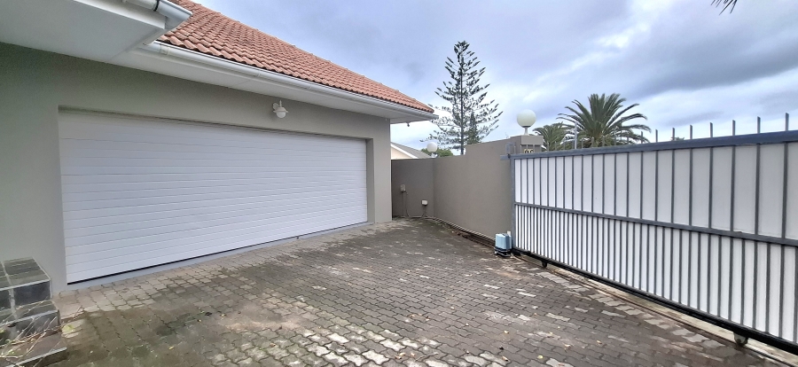 4 Bedroom Property for Sale in Beacon Bay Eastern Cape
